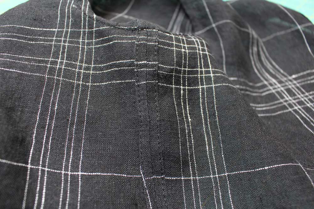 Button-up Crop Plaid Linen Shirt